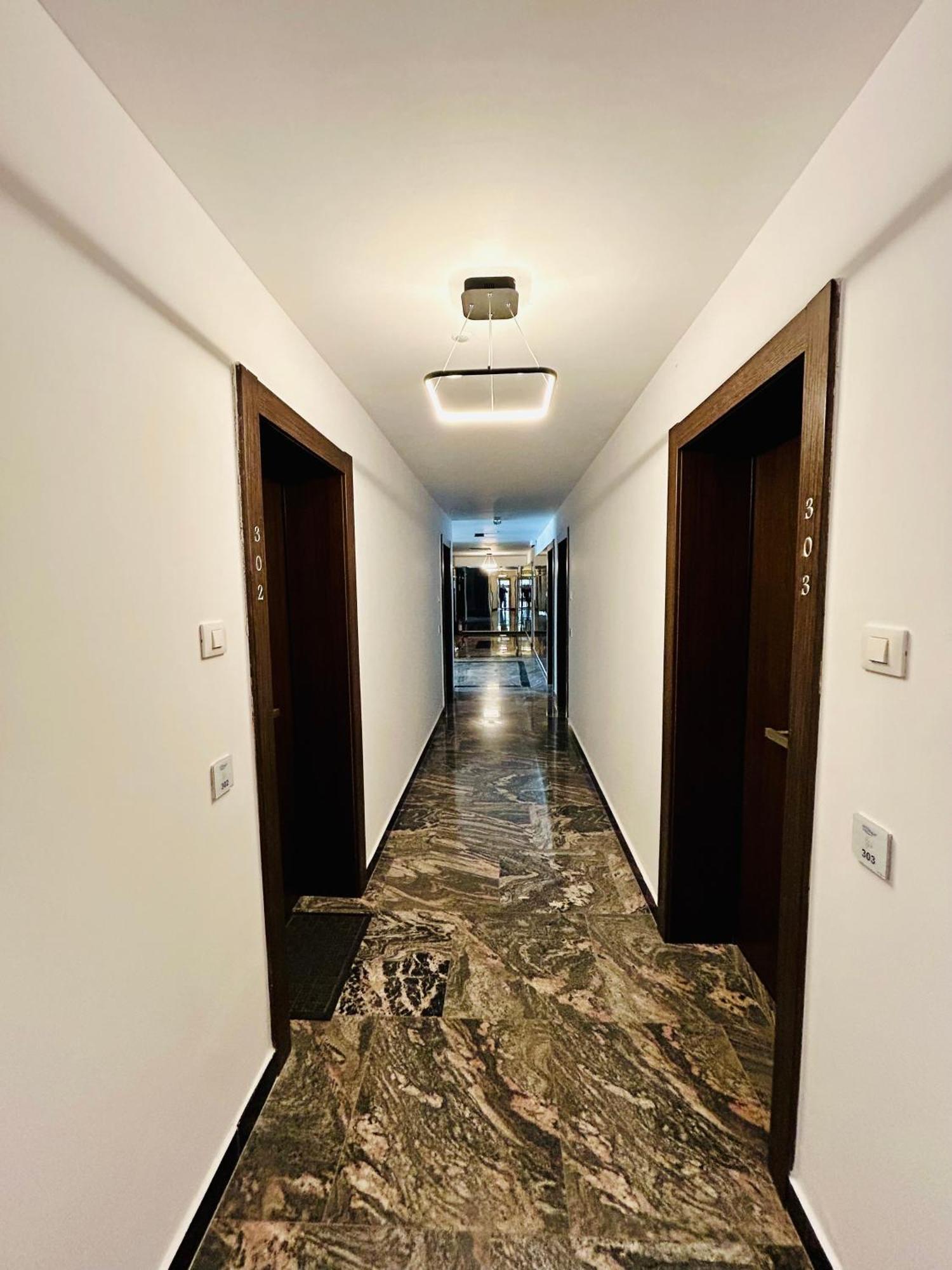 Dis Mamaia Nord Apartment Constanta Exterior photo